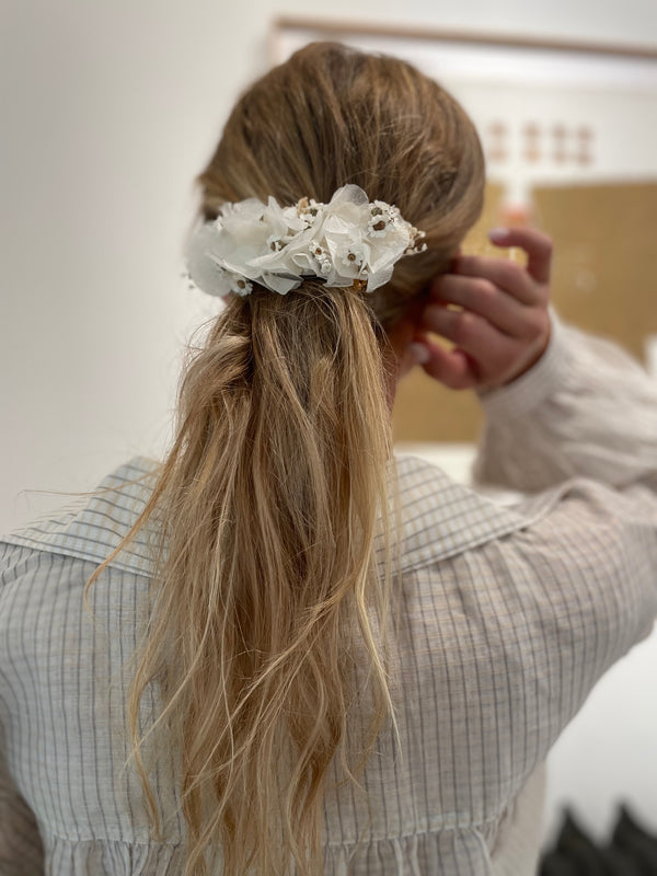 Barrette Bloom