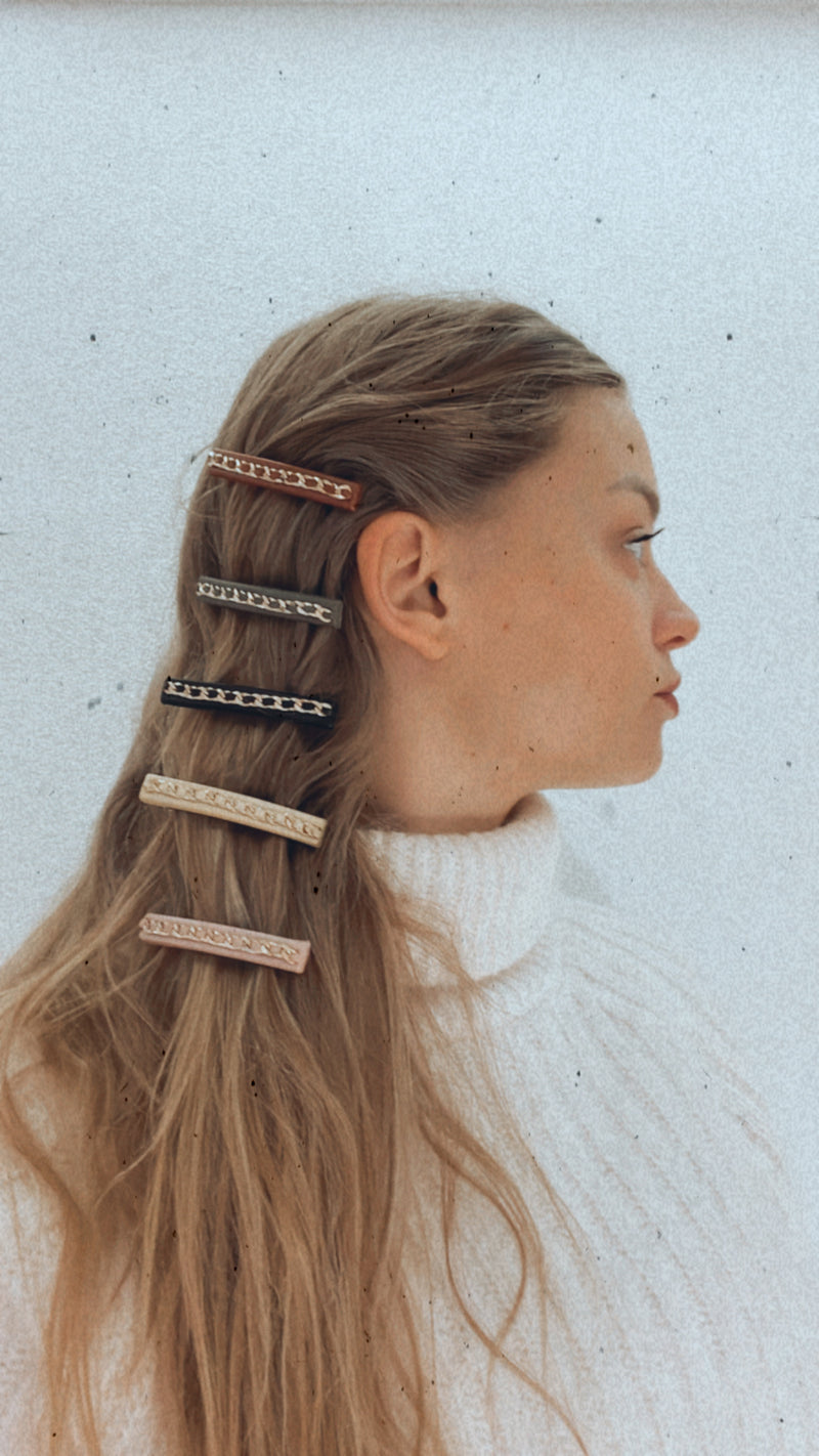 Barrette Lucia Valérie Valentine Paris, Suzanne Ceremony